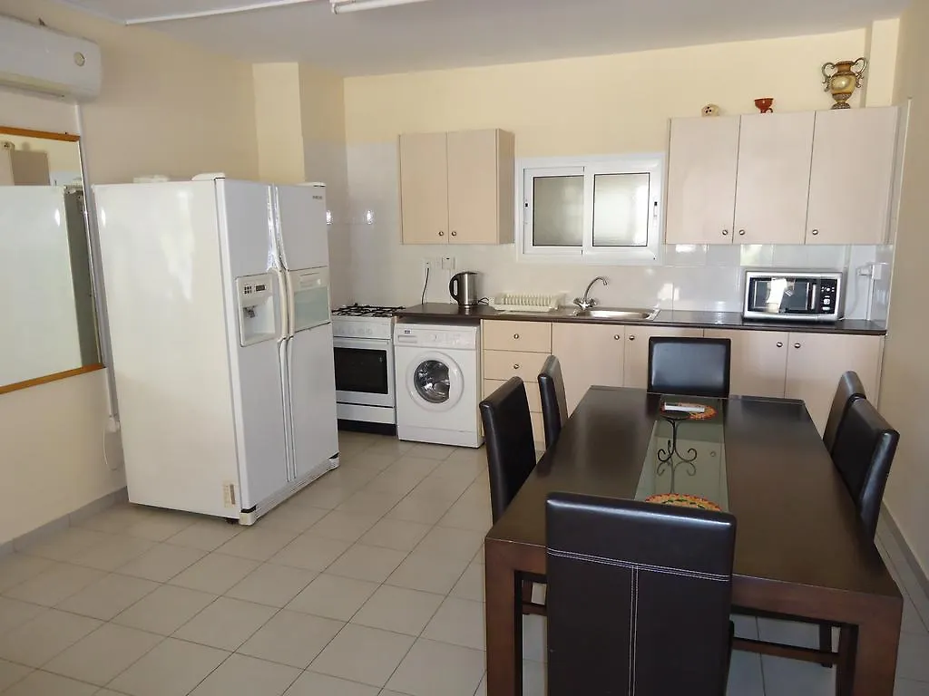 Marisa Hotel Apartments Ajia Napa 2*,